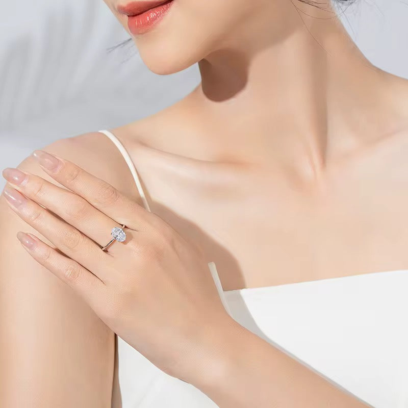 925 Sterling Silver Oval Cut Cubic Zirconia Engagement Ring | Sparkling Bridal Ring for Women