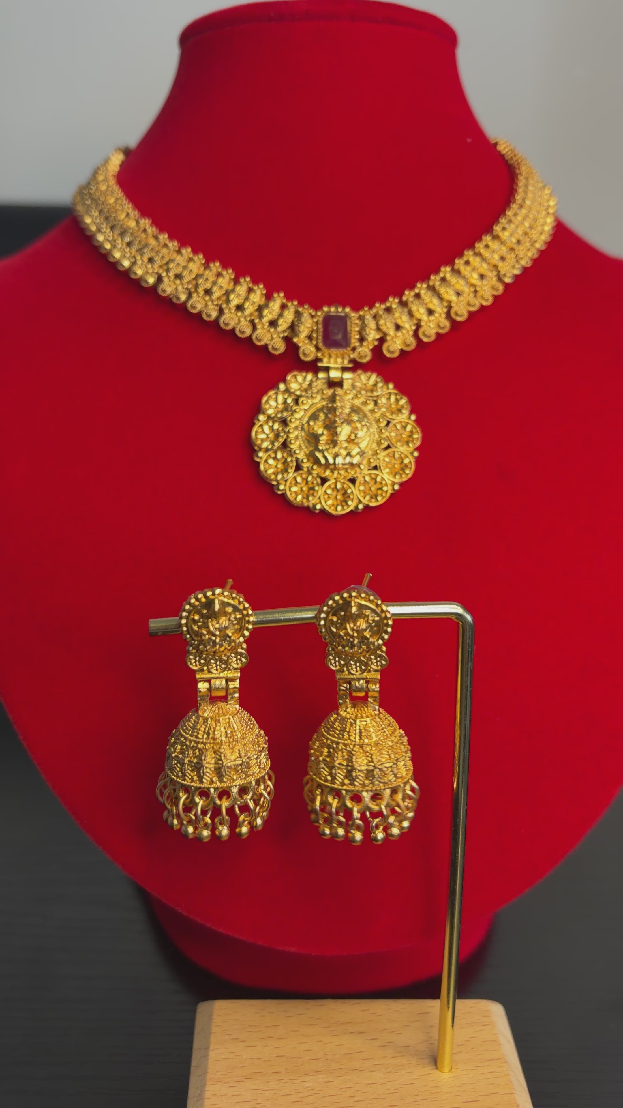 Vaibhavi Temple Necklace Set – Lakshmi Pendant with Ruby Centre Stone & Matching Earrings