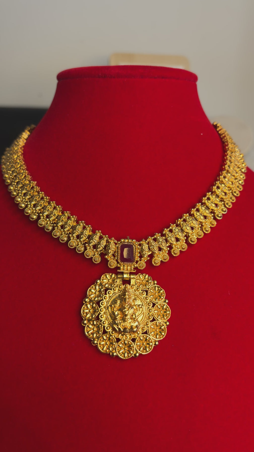 Vaibhavi Temple Necklace Set – Lakshmi Pendant with Ruby Centre Stone & Matching Earrings