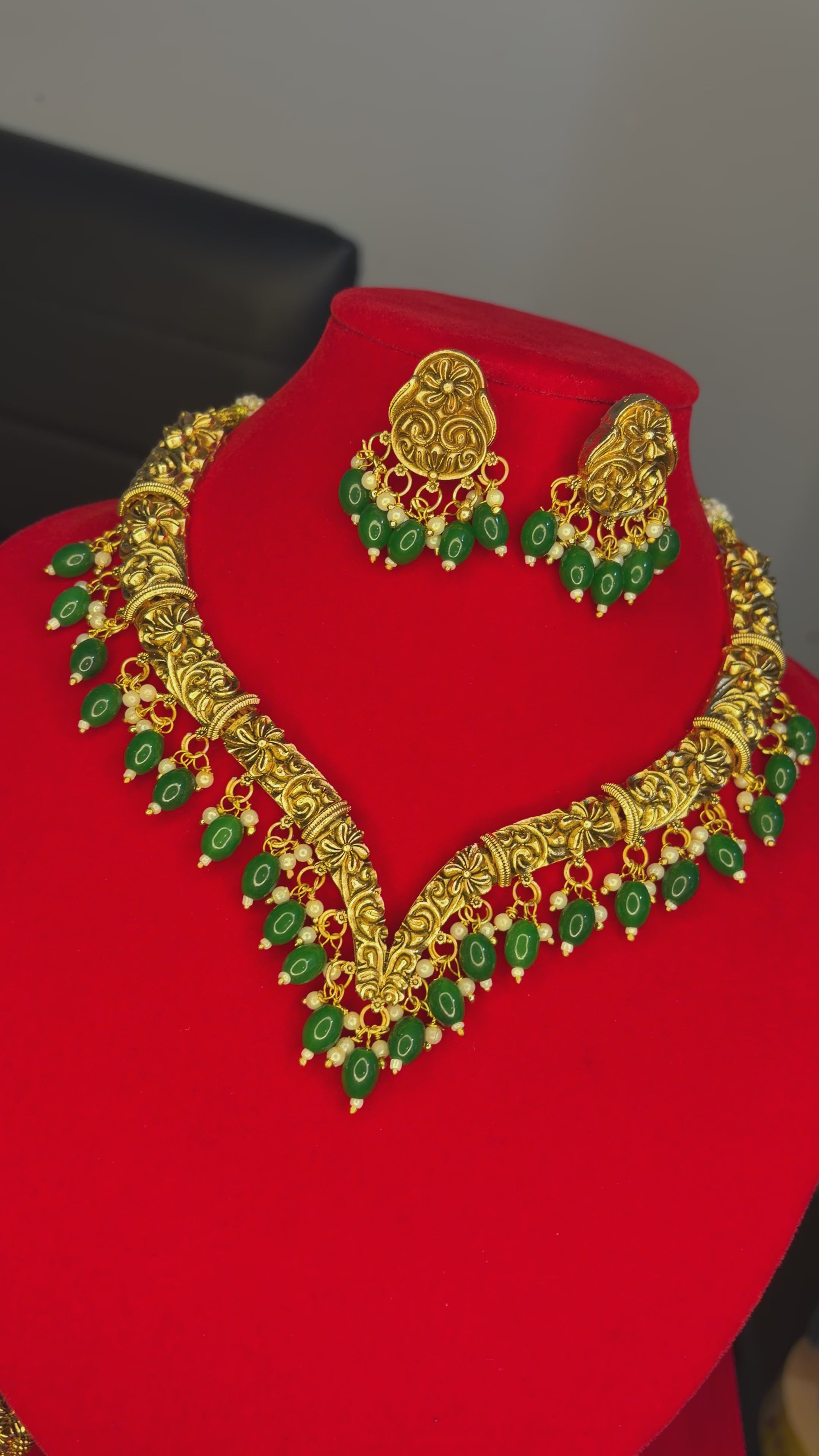Maya Necklace Set